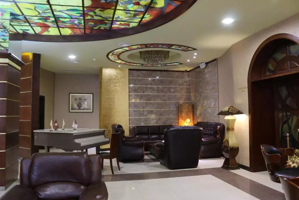 New Nairi Hotel
